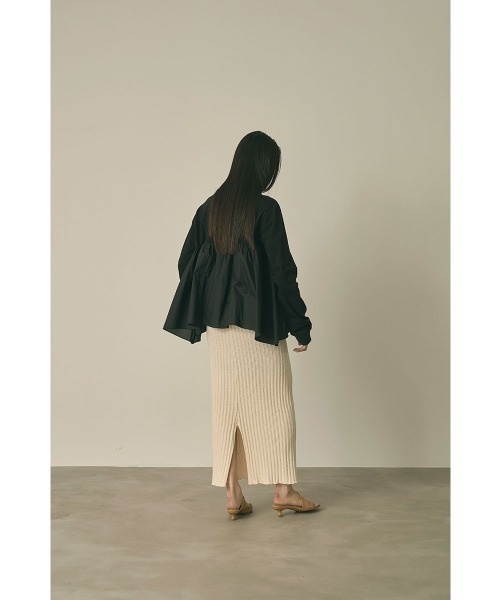 marjour（マージュール）の「OTONA SWITCHING PEPLUM TEE(25SS)（Tシャツ/カットソー・レディース・オフホワイト/ブラック・M）」の9枚目の写真