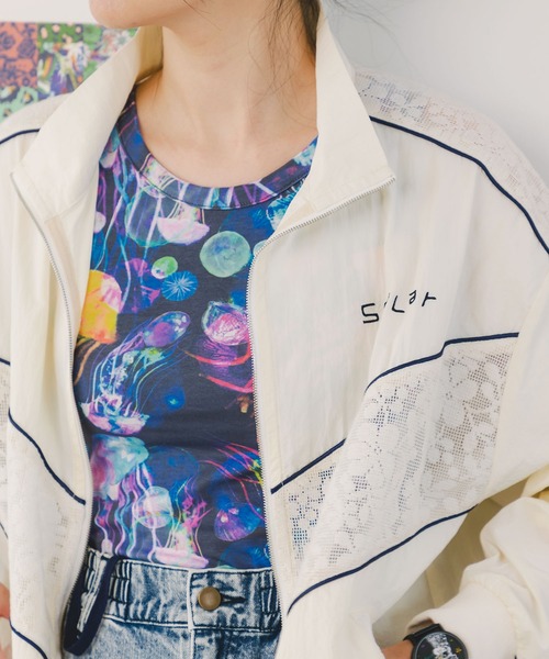 ScoLar(スカラー)の「151676:花・コラージュ・クラゲ柄 3柄展開カップ付きタンク(タンクトップ・レディース・アイボリー/ネイビー/ブラック・M)」の10枚目の写真