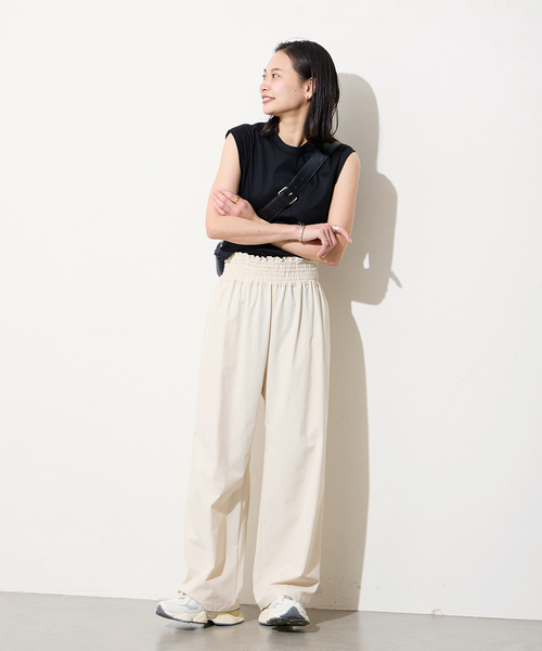 JOURNAL STANDARD(ジャーナルスタンダード)の「《WEB限定追加2》【接触冷感/防しわ/洗える/撥水】ナイロンストレッチワイドパンツ(その他パンツ・レディース・ブラック/ベージュ/アイボリー・40/38/36/34)」の9枚目の写真