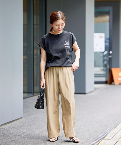 JOURNAL STANDARD(ジャーナルスタンダード)の「《WEB限定追加2》【接触冷感/防しわ/洗える/撥水】ナイロンストレッチワイドパンツ(その他パンツ・レディース・ブラック/ベージュ/アイボリー・40/38/36/34)」の14枚目の写真