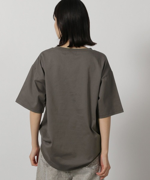 LAKOLE(ラコレ)の「ドッグプリントロゴTEE / 328629(Tシャツ/カットソー・レディース・チャコール/アイボリー/ベージュ/ネイビー・FREE)」の10枚目の写真