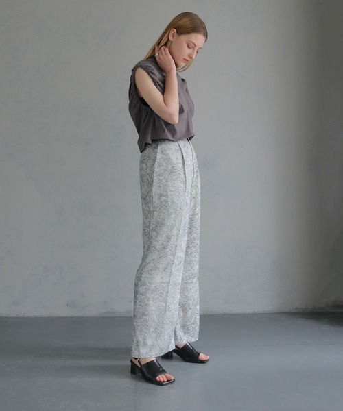 &g'aime（アンジェム）の「【&g'aime】ボタニカルプリントワイドパンツ　Botanical Print Wide-Leg Pants（スラックス・レディース・ホワイト/ブラック・FREE）」の14枚目の写真