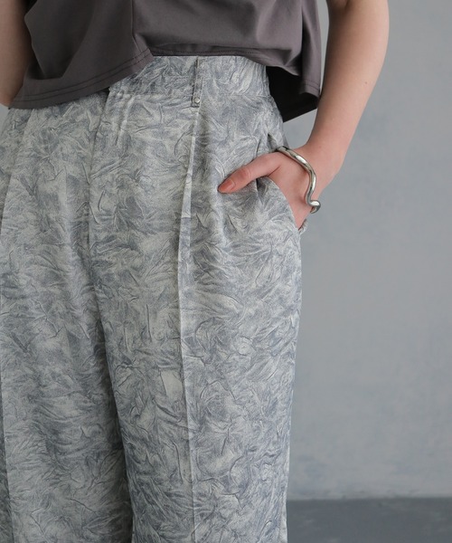 &g'aime（アンジェム）の「【&g'aime】ボタニカルプリントワイドパンツ　Botanical Print Wide-Leg Pants（スラックス・レディース・ホワイト/ブラック・FREE）」の9枚目の写真