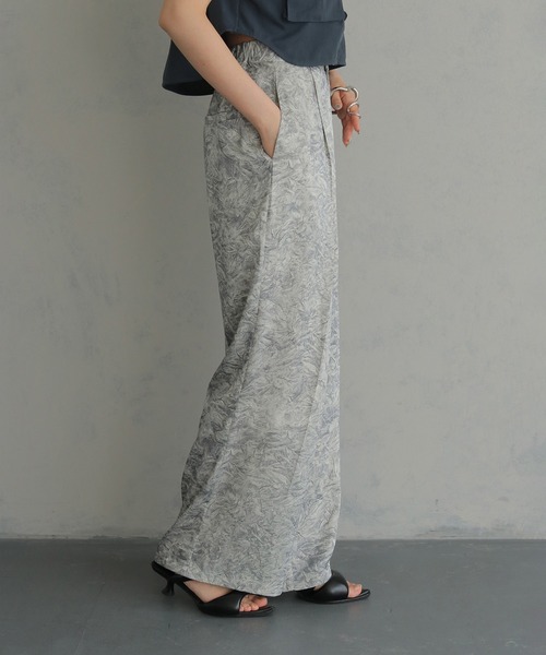 &g'aime（アンジェム）の「【&g'aime】ボタニカルプリントワイドパンツ　Botanical Print Wide-Leg Pants（スラックス・レディース・ホワイト/ブラック・FREE）」の5枚目の写真