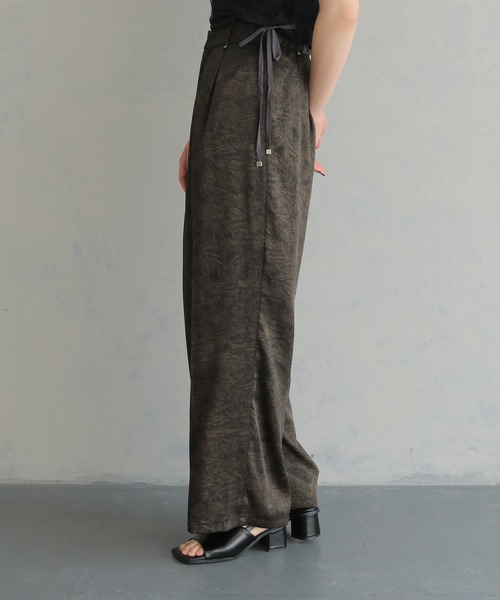 &g'aime（アンジェム）の「【&g'aime】ボタニカルプリントワイドパンツ　Botanical Print Wide-Leg Pants（スラックス・レディース・ホワイト/ブラック・FREE）」の22枚目の写真