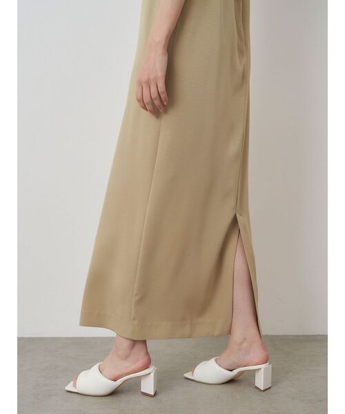 ELENDEEK（エレンディーク）の「ラペルIラインキャミワンピース（ワンピース・レディース・ブラック/ブラウン/ベージュ・01/02）」の10枚目の写真