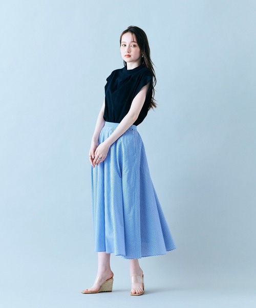 Audie a Muses（オーディアミューズ）の「バイヤス使いフレアスカート/ストライプ（スカート・レディース・ブルー・38/40/42）」の2枚目の写真