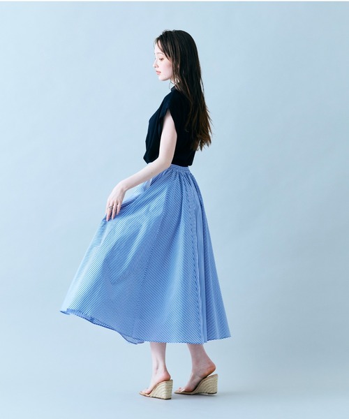 Audie a Muses（オーディアミューズ）の「バイヤス使いフレアスカート/ストライプ（スカート・レディース・ブルー・38/40/42）」の5枚目の写真