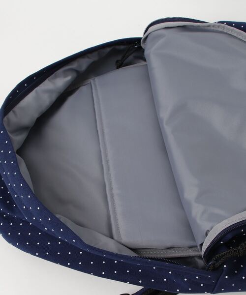 Champion（チャンピオン）の「【Champion/チャンピオン】直営限定コレクション メンズ スウェットデイバック（バックパック/リュック・メンズ・グレー/ネイビー/ブラック・FREE）」の6枚目の写真