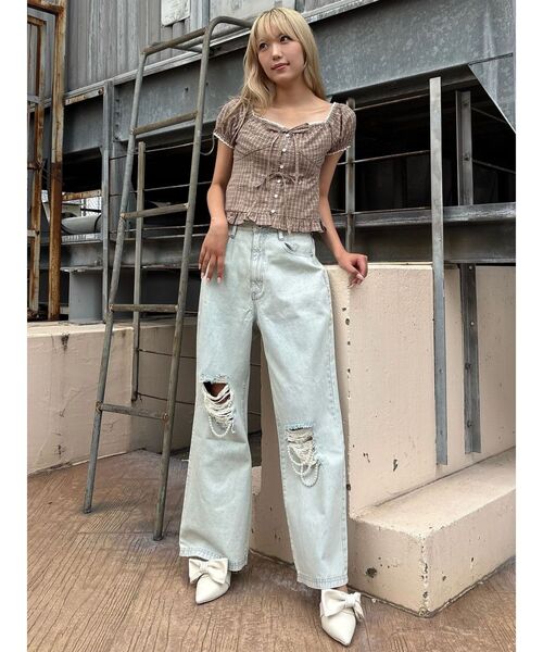 CALNAMUR(カルナムール)の「ハードダメージ2WAYデニムパンツ(デニムパンツ・レディース・ブラック/ライトブルー・SMALL/MEDIUM)」の3枚目の写真