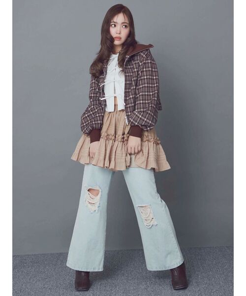 CALNAMUR(カルナムール)の「ハードダメージ2WAYデニムパンツ(デニムパンツ・レディース・ブラック/ライトブルー・SMALL/MEDIUM)」の4枚目の写真