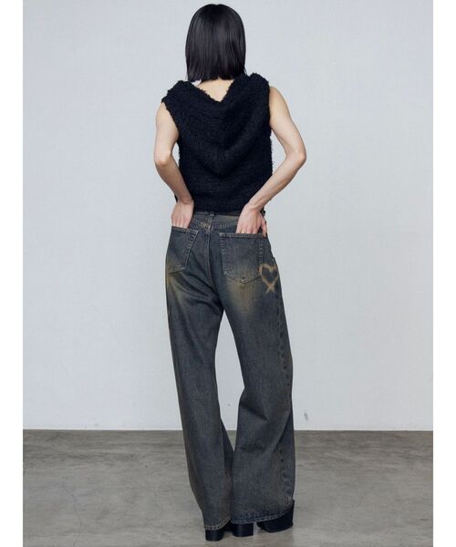 新品・未使用　グラフィックルーズジーンズ セール】グラフィックルーズジーンズ（デニムパンツ）｜EMODA