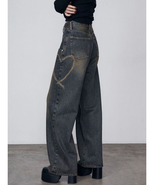 EMODA（エモダ）の「グラフィックルーズジーンズ（デニムパンツ・レディース・インディゴブルー・SMALL/MEDIUM）」の15枚目の写真