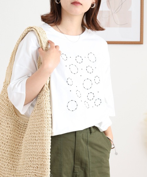 BARNDOOR(バーンドア)の「20天竺 ドルマン前刺繍半袖Tシャツ(Tシャツ/カットソー・レディース・ブラック系1/ブラック系2/ホワイト系1/ホワイト系2・FREE)」の2枚目の写真