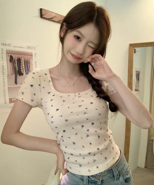 shopnikoniko(ショップニコニコ)の「Tシャツ 小花柄 プリント レーストリム ミニT スリムTシャツ(Tシャツ/カットソー・レディース・アイボリー/ブラック・フリー)」の11枚目の写真