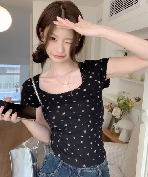 shopnikoniko(ショップニコニコ)の「Tシャツ 小花柄 プリント レーストリム ミニT スリムTシャツ(Tシャツ/カットソー・レディース・アイボリー/ブラック・フリー)」の13枚目の写真