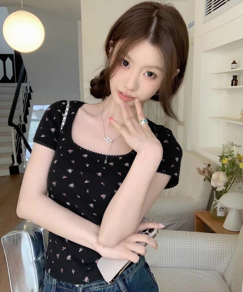 shopnikoniko(ショップニコニコ)の「Tシャツ 小花柄 プリント レーストリム ミニT スリムTシャツ(Tシャツ/カットソー・レディース・アイボリー/ブラック・フリー)」の15枚目の写真