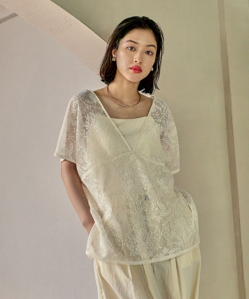 LEPSIM(レプシィム)の「2WAYレースブラウス 570820(シャツ/ブラウス・レディース・ベージュ系その他/ブラック/アイボリー・FREE)」の2枚目の写真