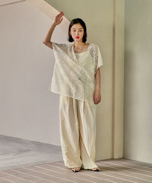 LEPSIM(レプシィム)の「2WAYレースブラウス 570820(シャツ/ブラウス・レディース・ベージュ系その他/ブラック/アイボリー・FREE)」の5枚目の写真