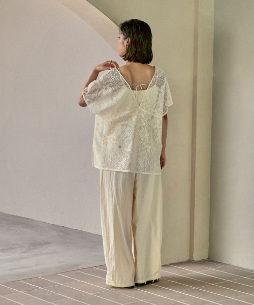 LEPSIM(レプシィム)の「2WAYレースブラウス 570820(シャツ/ブラウス・レディース・ベージュ系その他/ブラック/アイボリー・FREE)」の7枚目の写真