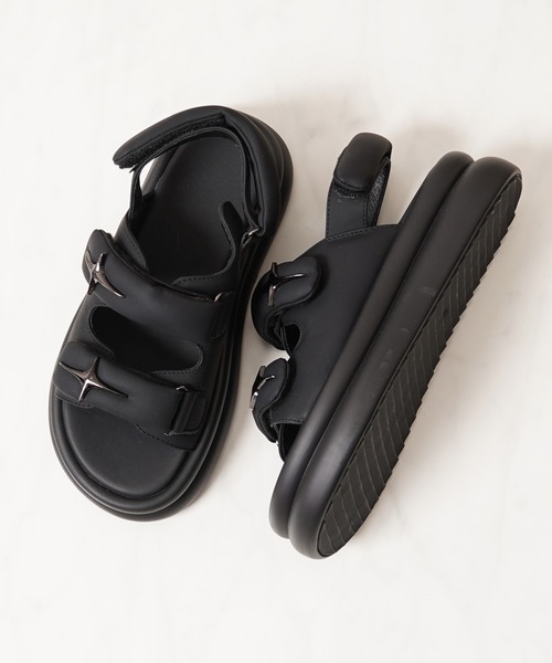 1111clothing（ワンフォークロージング）の「メタルロゴ 厚底サンダル / Metal Logo Platform Sandals（サンダル・メンズ・ブラック・22.5cm/23cm/23.5cm/24cm/24.5cm/25cm）」の10枚目の写真