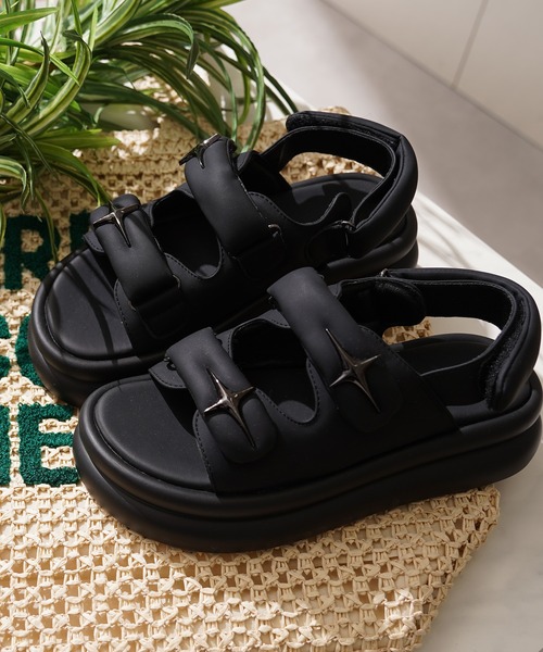 1111clothing(ワンフォークロージング)の「メタルロゴ 厚底サンダル / Metal Logo Platform Sandals(サンダル・レディース・ブラック・22.5cm/23cm/23.5cm/24cm/24.5cm/25cm)」の18枚目の写真
