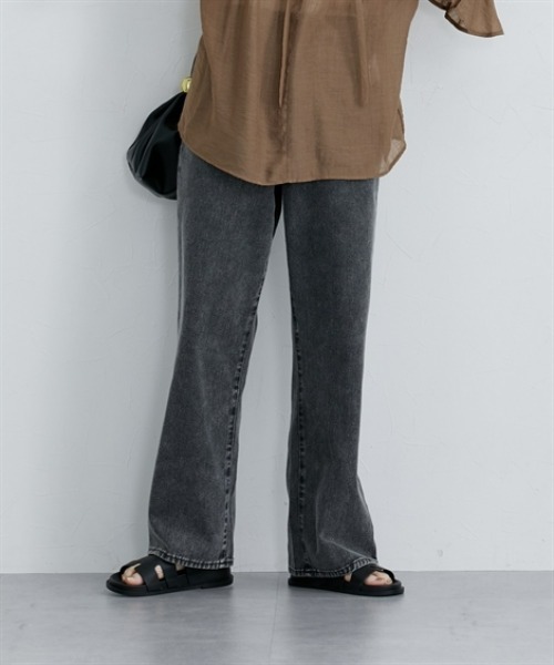 nissen(ニッセン)の「ゆるっと美脚ストレートデニムパンツ(デニムパンツ・レディース・ブラック/インディゴブルー/ケミカルウォッシュ・M/L)」の1枚目の写真