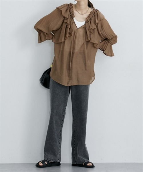 nissen(ニッセン)の「ゆるっと美脚ストレートデニムパンツ(デニムパンツ・レディース・ブラック/インディゴブルー/ケミカルウォッシュ・M/L)」の4枚目の写真