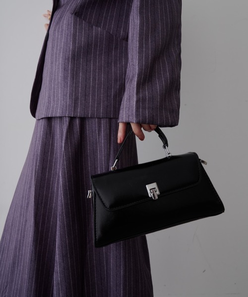 NUJOH(ヌゾ)の「Buckle Mini Shoulder Bag / バックル ミニ ショルダーバッグ(ショルダーバッグ・レディース・ワイン/ブラック・FREE)」の22枚目の写真