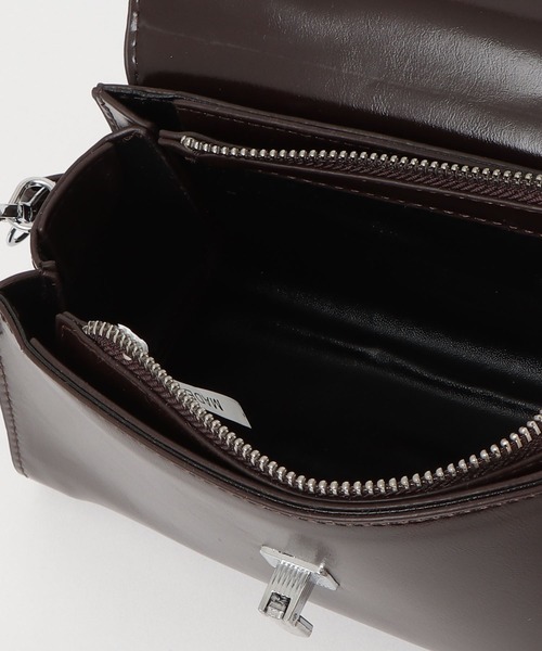 NUJOH(ヌゾ)の「Buckle Mini Shoulder Bag / バックル ミニ ショルダーバッグ(ショルダーバッグ・レディース・ワイン/ブラック・FREE)」の8枚目の写真