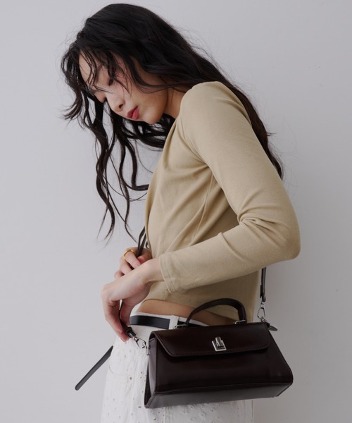 NUJOH(ヌゾ)の「Buckle Mini Shoulder Bag / バックル ミニ ショルダーバッグ(ショルダーバッグ・レディース・ワイン/ブラック・FREE)」の12枚目の写真