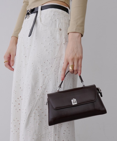NUJOH(ヌゾ)の「Buckle Mini Shoulder Bag / バックル ミニ ショルダーバッグ(ショルダーバッグ・レディース・ワイン/ブラック・FREE)」の16枚目の写真