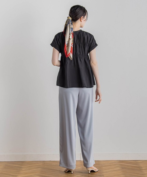 Droite lautreamont(ドロワットロートレアモン)の「【WEB限定】シルキーシャーリングブラウス≪手洗い可能≫(シャツ/ブラウス・レディース・オフホワイト/ブラウン/ブラック・M)」の18枚目の写真