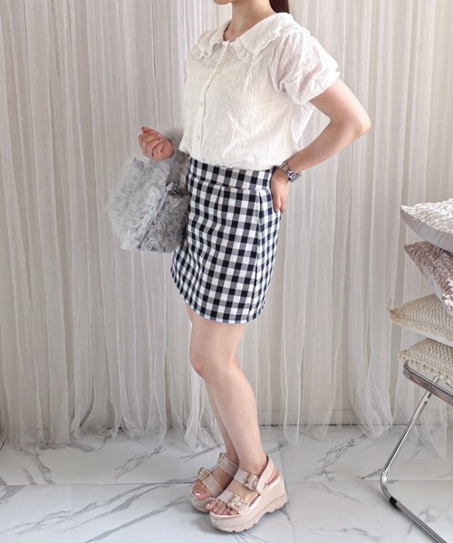 frunco（フランコ）の「【ZOZO限定】襟付きローズボタンブラウス（シャツ/ブラウス・レディース・ホワイト・MEDIUM）」の5枚目の写真