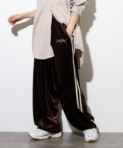 SUGGESTION(サジェッション)の「RESHAM カーブベロアパンツ(その他パンツ・メンズ・ブラック/アイボリー/ブラウン・M/L)」の1枚目の写真