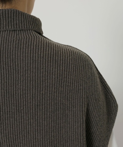 BABYLONE(バビロン)の「ハイネックアゼポンチョ(ベスト・レディース・チャコール/オフホワイト・フリー)」の14枚目の写真