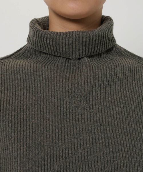 BABYLONE(バビロン)の「ハイネックアゼポンチョ(ベスト・レディース・チャコール/オフホワイト・フリー)」の4枚目の写真