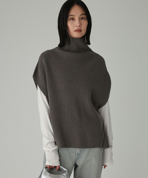 BABYLONE(バビロン)の「ハイネックアゼポンチョ(ベスト・レディース・チャコール/オフホワイト・フリー)」の15枚目の写真