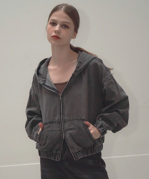 Mirette（ミレット）の「ヴィンテージライクデニムフーディー / Vintage Washed Denim Hoodie（パーカー・レディース・ブルー/ブラック・FREE）」の4枚目の写真