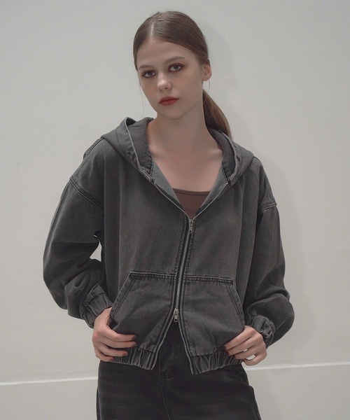 Mirette（ミレット）の「ヴィンテージライクデニムフーディー / Vintage Washed Denim Hoodie（パーカー・レディース・ブルー/ブラック・FREE）」の6枚目の写真