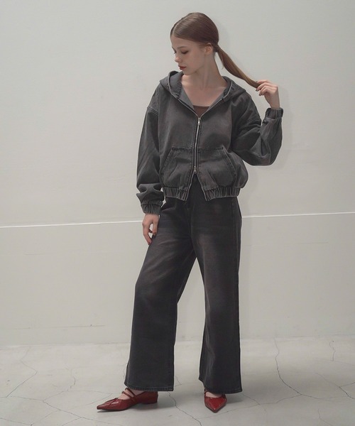 Mirette（ミレット）の「ヴィンテージライクデニムフーディー / Vintage Washed Denim Hoodie（パーカー・レディース・ブルー/ブラック・FREE）」の8枚目の写真