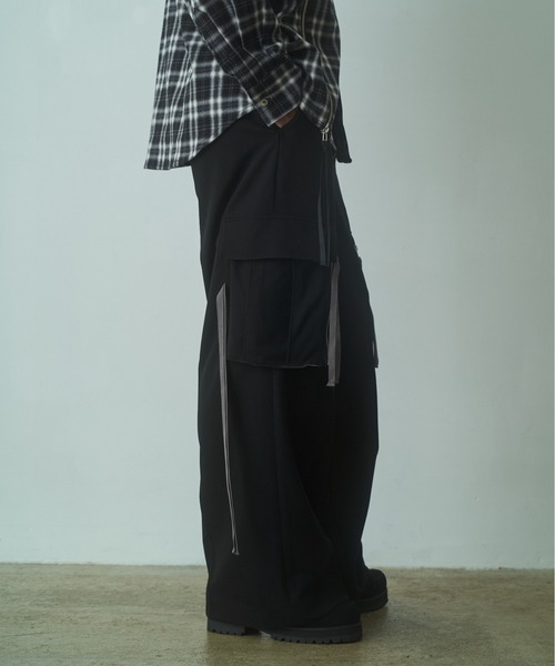 PHILTHEORY(フィルセオリー)の「String cargo slacks / ストリングカーゴスラックス(カーゴパンツ・メンズ・ブラック系/ブラック・3/2/1)」の5枚目の写真