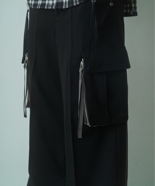 PHILTHEORY(フィルセオリー)の「String cargo slacks / ストリングカーゴスラックス(カーゴパンツ・メンズ・ブラック系/ブラック・3/2/1)」の6枚目の写真