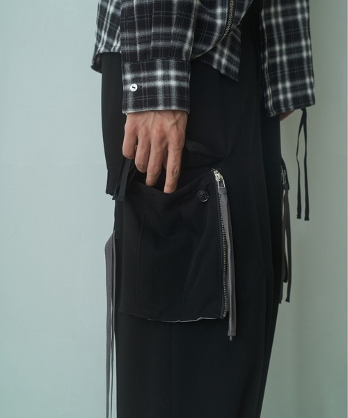 PHILTHEORY(フィルセオリー)の「String cargo slacks / ストリングカーゴスラックス(カーゴパンツ・メンズ・ブラック系/ブラック・3/2/1)」の7枚目の写真