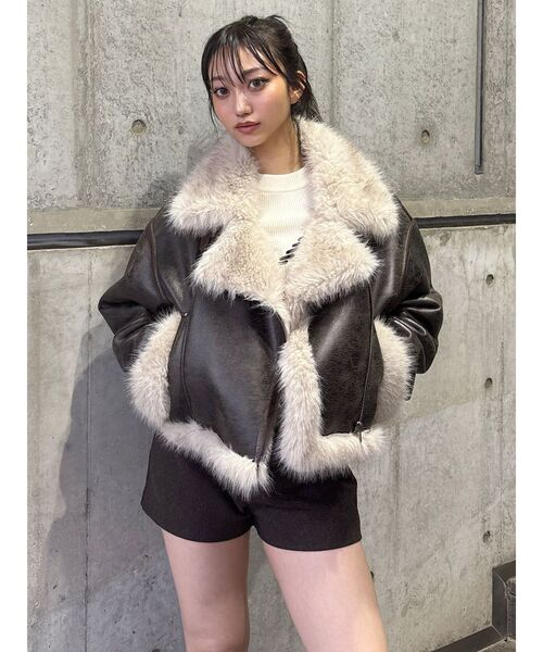 MURUAムートンコート ショートジャケット ブラック/ベージュ MURUAムートンコート ショートジャケット ブラック/ベージュ