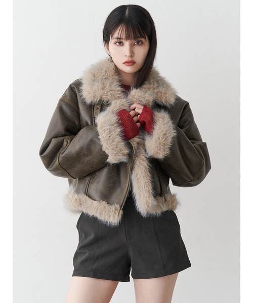 MURUAムートンコート ショートジャケット ブラック/ベージュ アンイーブンショートフェイクムートンジャケット（ムートン