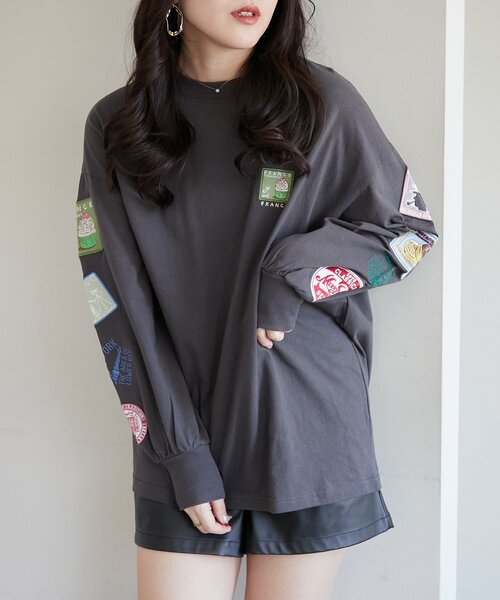 Another Branch olive des olive(アナザーブランチオリーブデオリーブ)の「【リバイバル】袖ワッペンロンT(Tシャツ/カットソー・レディース・スミクロ/オートミール/ブラウン/オフホワイト・FREE)」の2枚目の写真