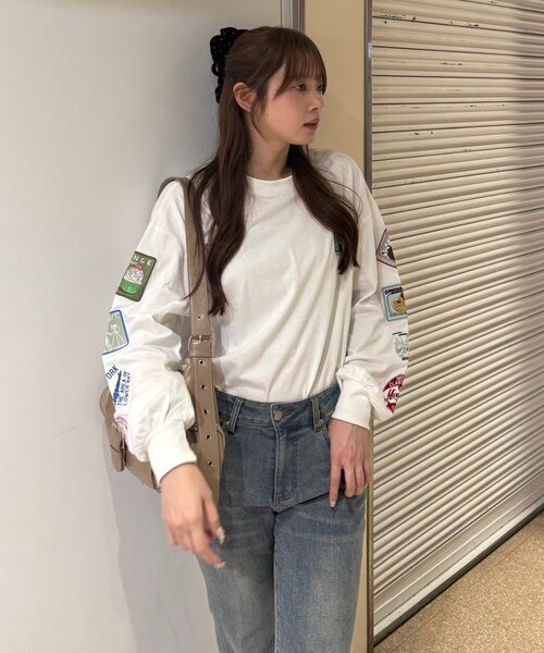 Another Branch olive des olive(アナザーブランチオリーブデオリーブ)の「【リバイバル】袖ワッペンロンT(Tシャツ/カットソー・レディース・スミクロ/オートミール/ブラウン/オフホワイト・FREE)」の14枚目の写真