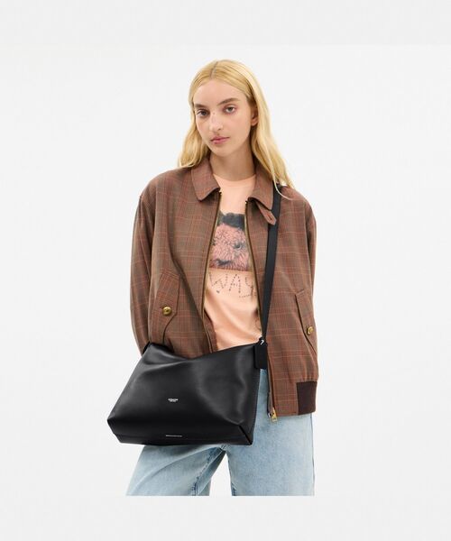 モット メッセンジャー バッグ 33（メッセンジャーバッグ）｜COACH