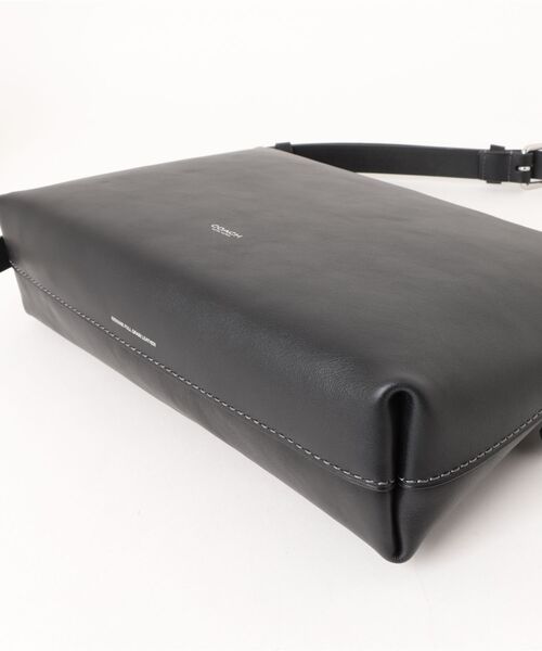 モット メッセンジャー バッグ 33（メッセンジャーバッグ）｜COACH